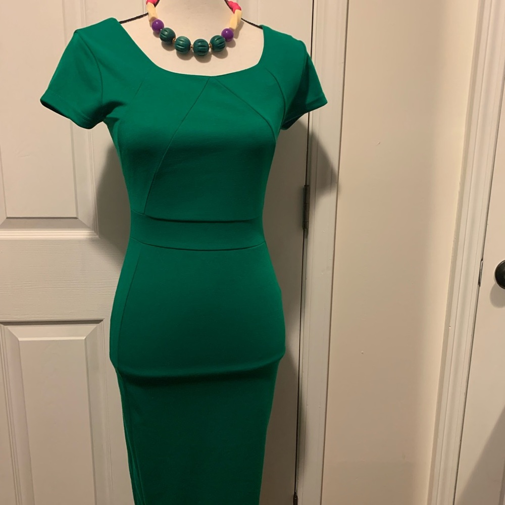 FINAL SALE! NWT Green Midi Dress